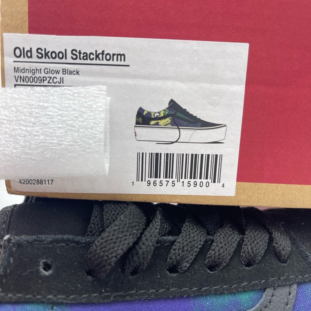 Vans WMNS Black Multi Old Skool Stackform
Midnight Glow Black
Platform Sneakers - Picture 16 of 16